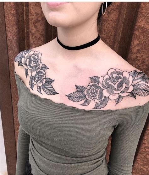 tatuajes para pecho|Tatuajes de mujer en el pecho